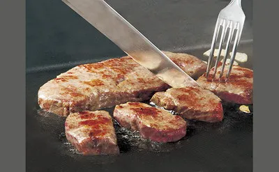 創業30年のお肉問屋が選んだ「牛サーロインステーキ1.8kg」が当たる！